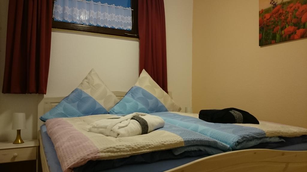 Ferienwohnungen Waldblick Baiersbronn Zimmer foto
